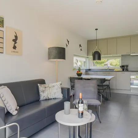 Holiday home Adapted House, 8 Km From The Drielandenpunt *